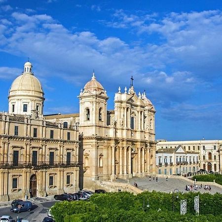 Landolina Palace Hotel Noto Exterior photo