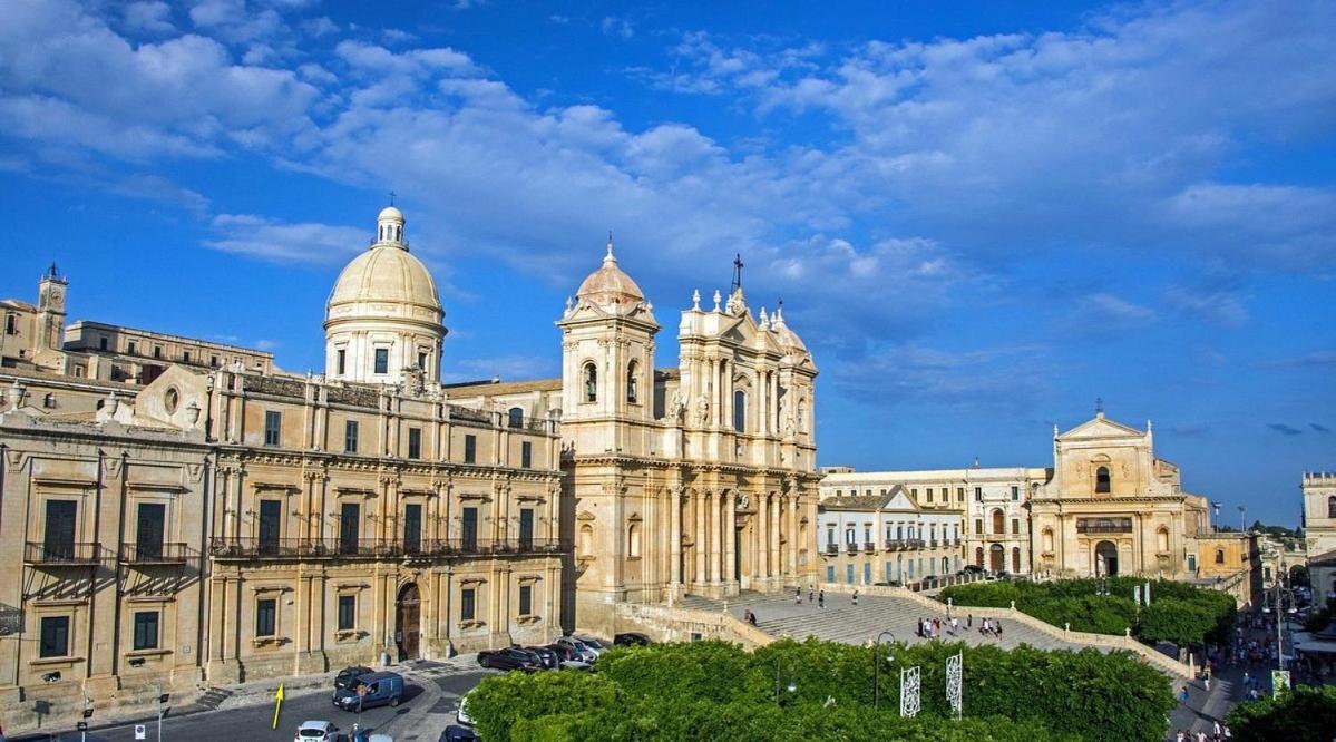 Landolina Palace Hotel Noto Exterior photo