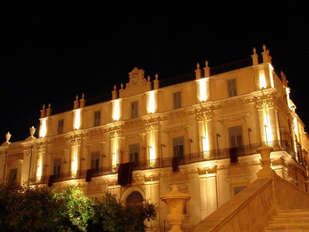 Landolina Palace Hotel Noto Exterior photo